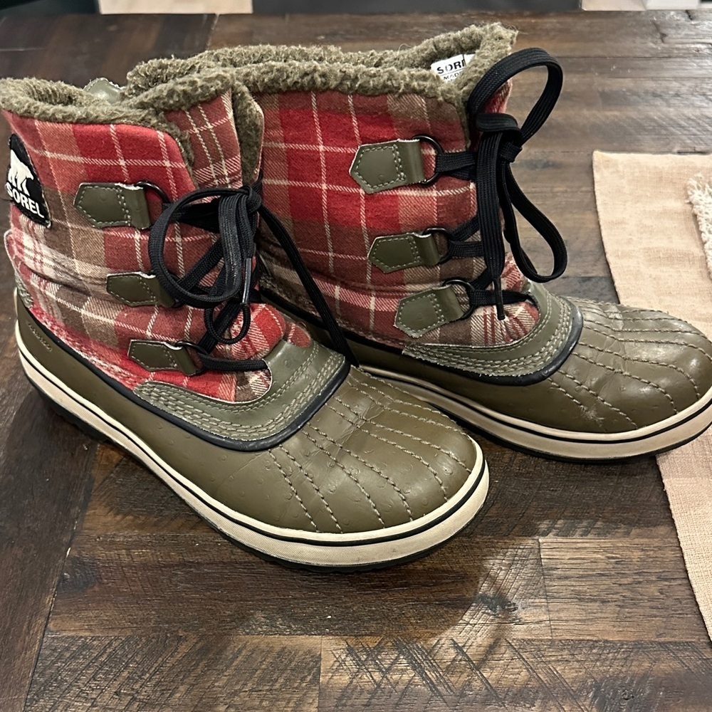 Sorel Women's Red Plaid and Olive Lace Up Boots